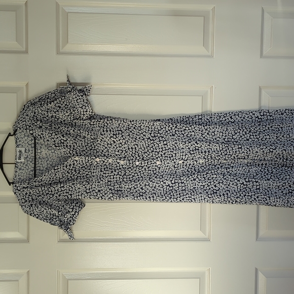 unknown Dresses & Skirts - Rouje inspired Blue Floral button down cap sleeves with ties long midi dress